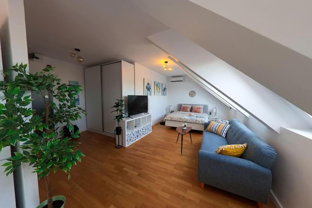 Ee Apartment Bucharest