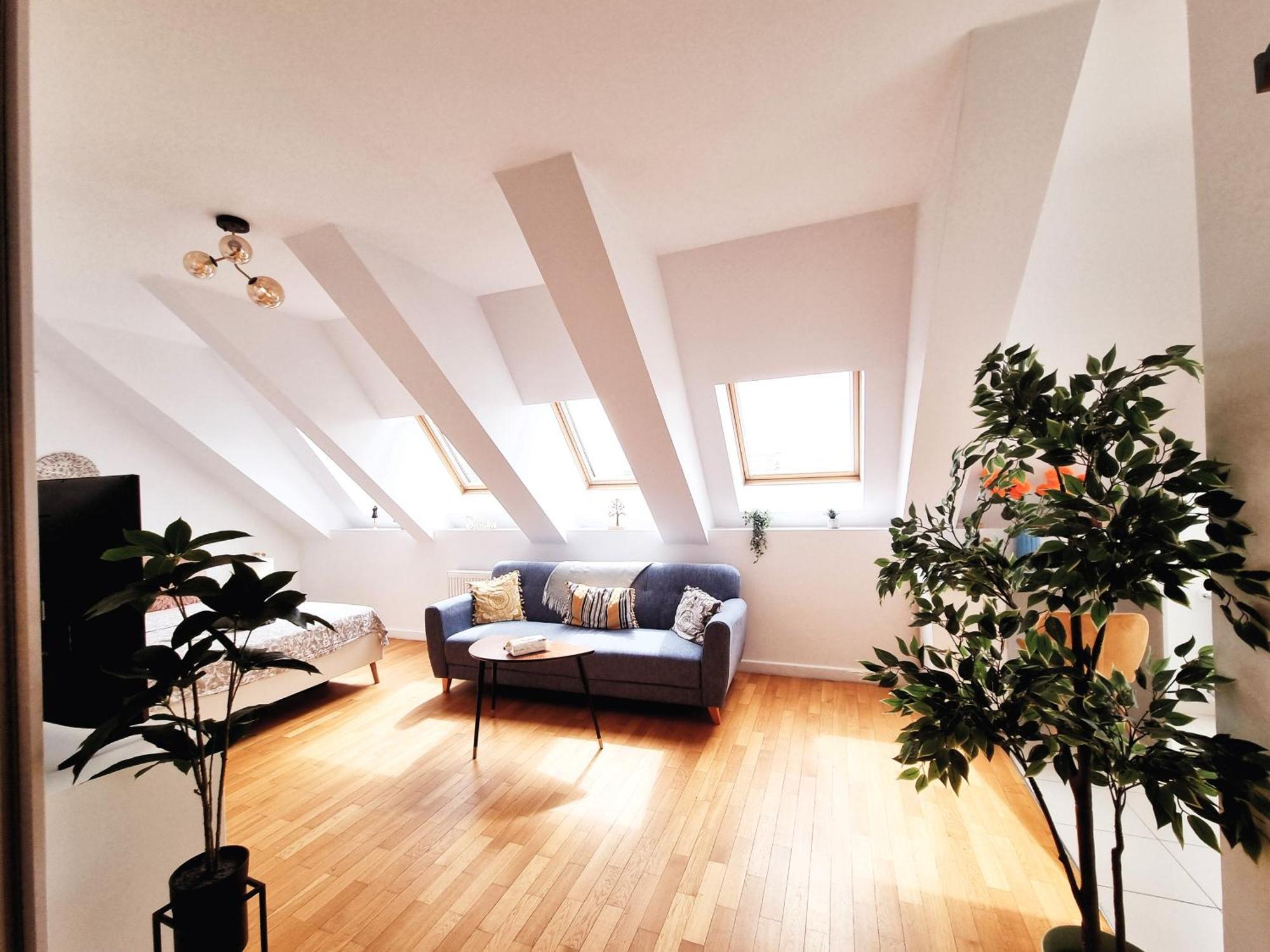 Ee Apartment